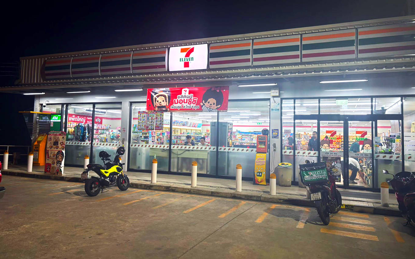 A busy 7-Eleven store late in the evening A busy 7-Eleven store late in the evening
