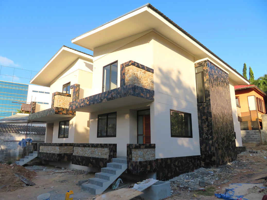 Vårt hus i Samui byggs här